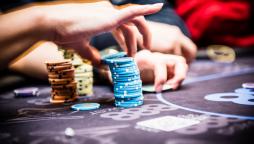 Avantages et inconvénients d’un style de vie de pro du poker